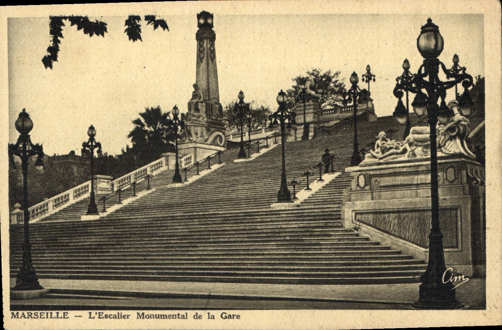 CPA Marseille L'Escalier Monumental de la Gare 