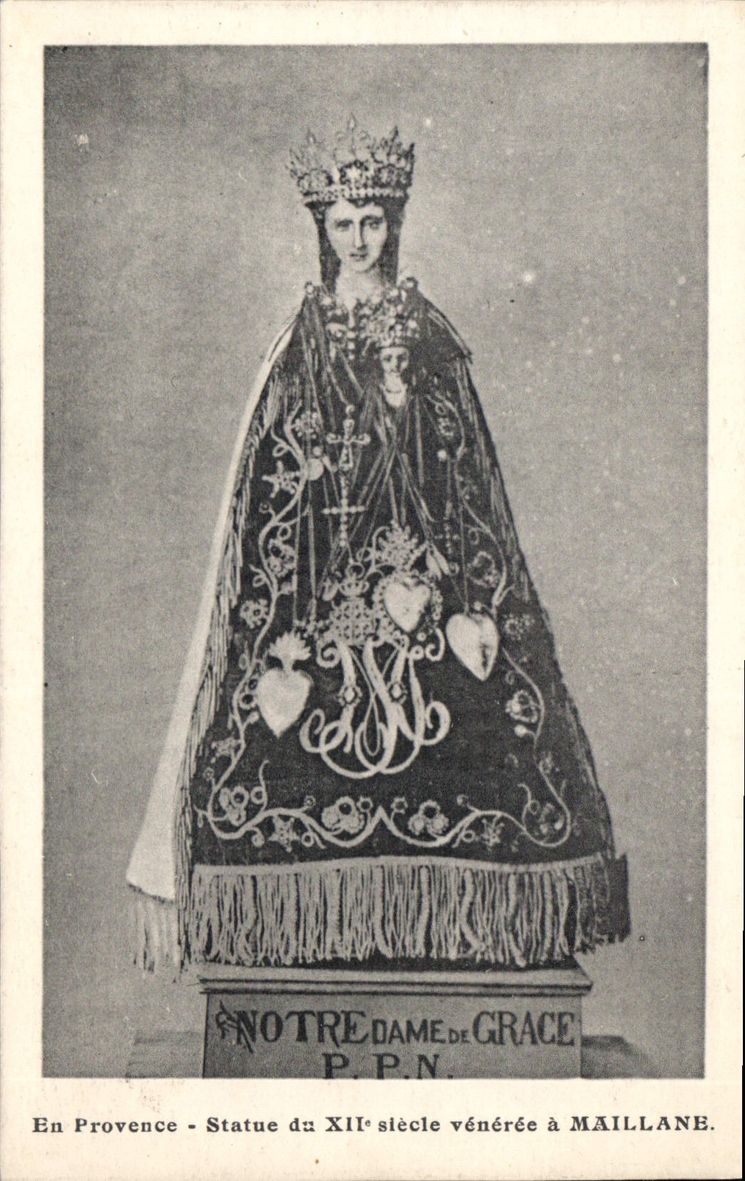 CPA En Provence Statue du XII siecle Veneree a Maillane 