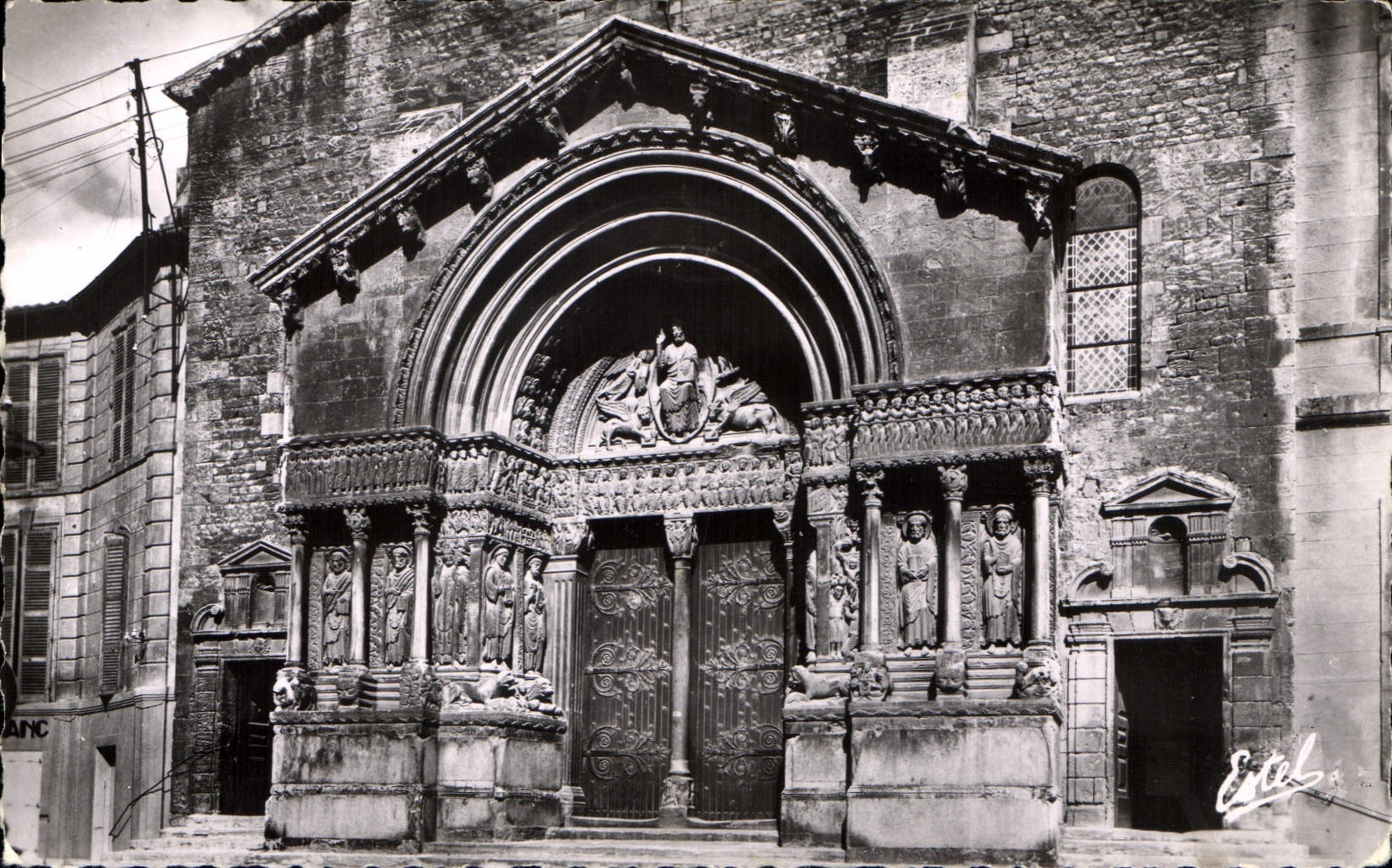 CPA Arles le Portail de la Cathedrale St Trophime XII S