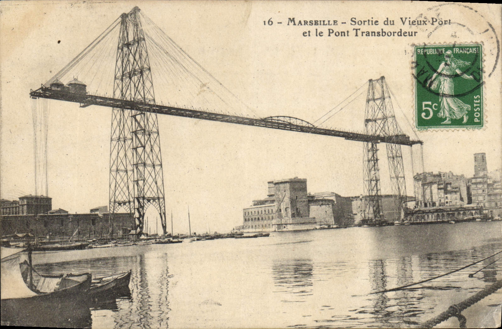 CPA Marseille Sortie du Vieux Port et le Pont Transbordeur 