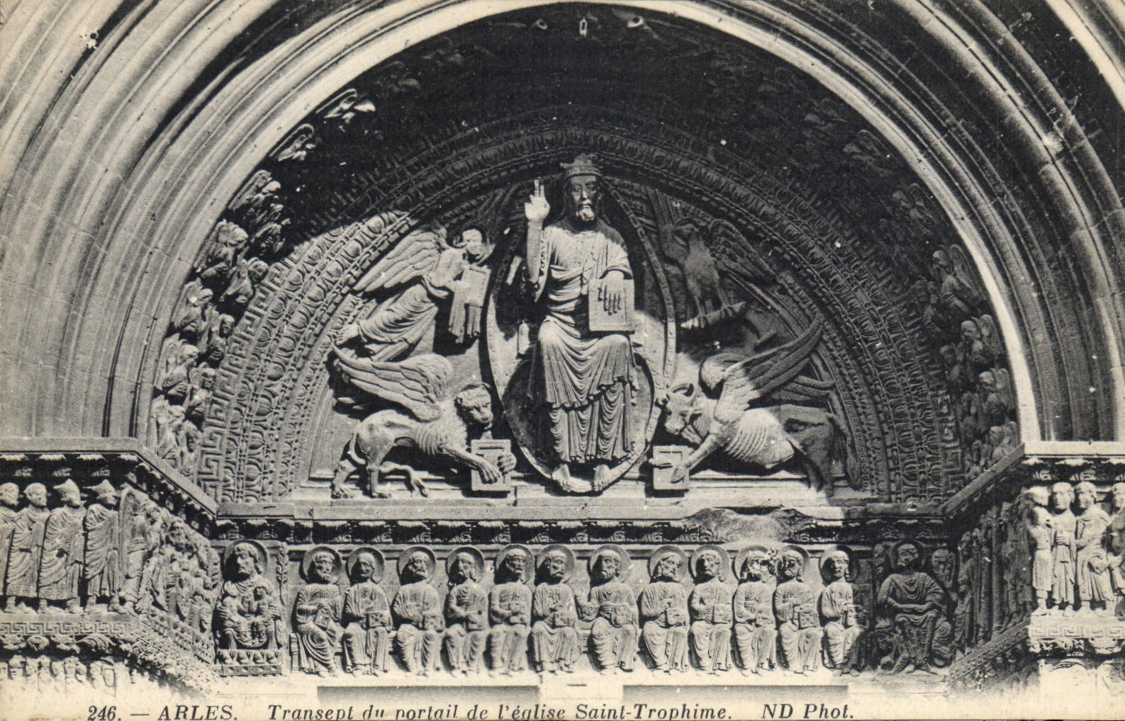 CPA Arles Transept du Portail de l'eglise Saint Trophime 