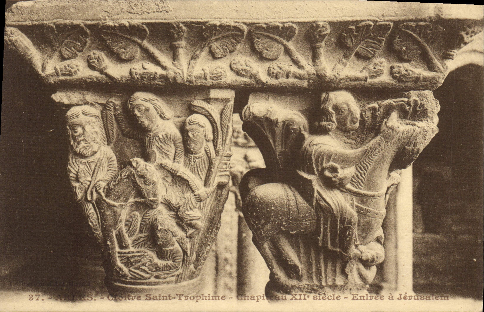 CPA Arles Cloitre Saint Trophime Chapiteau XII siecle Entree a Jerussalem 