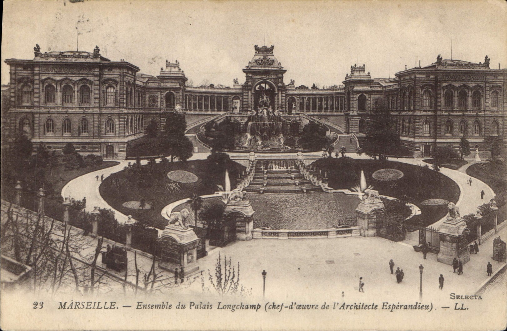 CPA Marseille Ensemble du Palais Longchamp Chef d'oeuvre de l'Architecte Esperandieu 