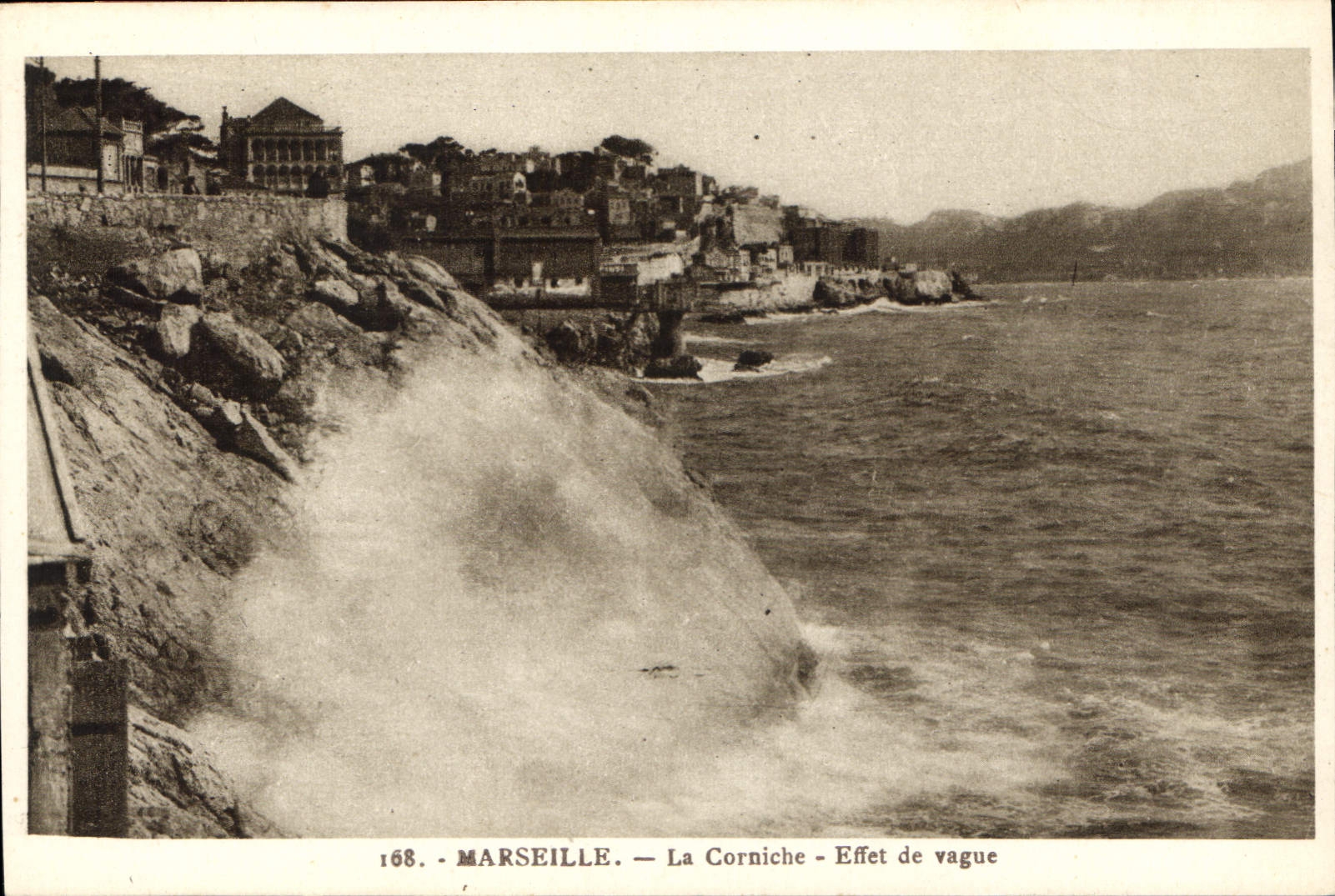 CPA Marseille la Corniche Effet de Vague 