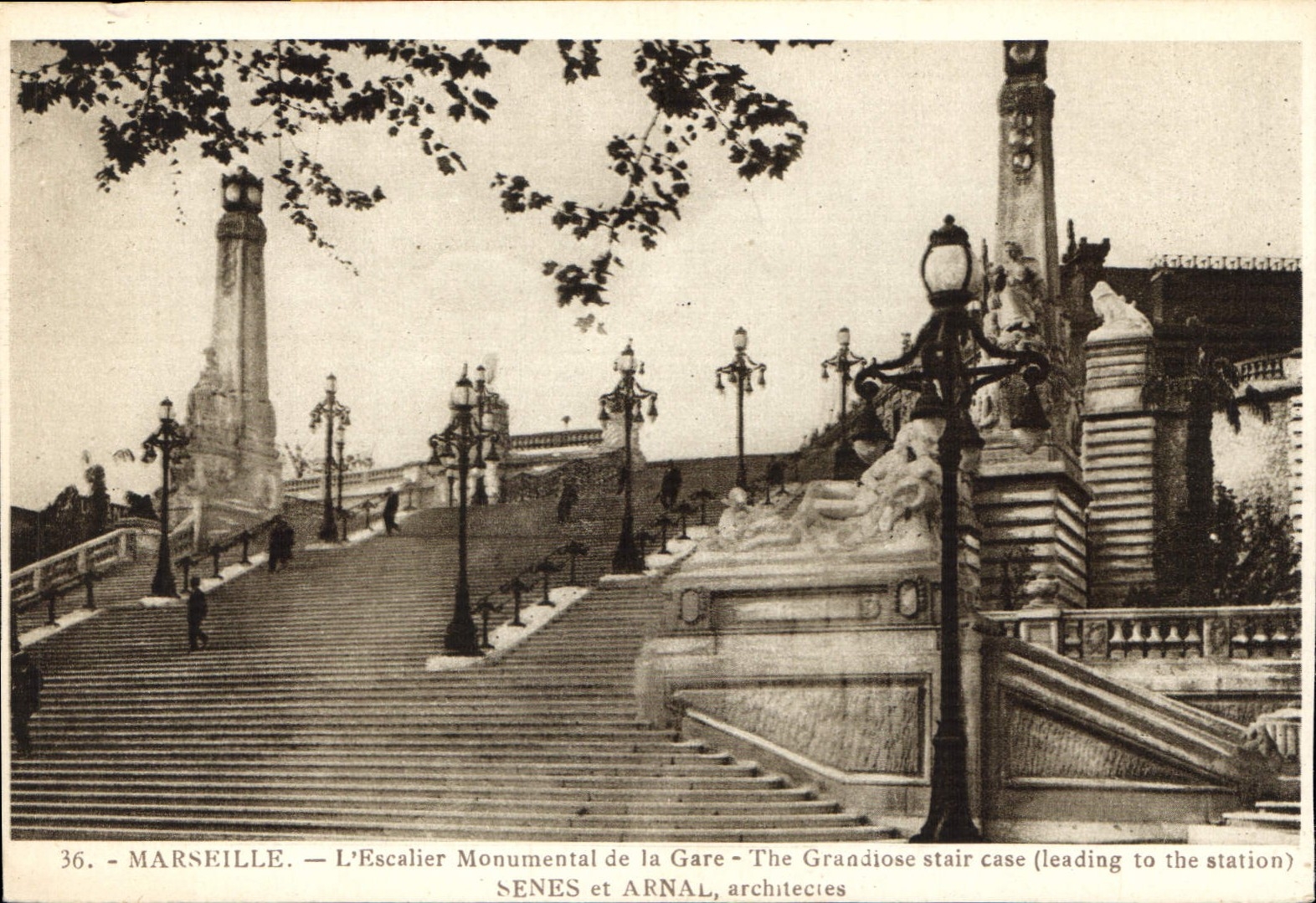 CPA Marseille l'Escalier Monumental de la Gare Senes et Arnal architectes 
