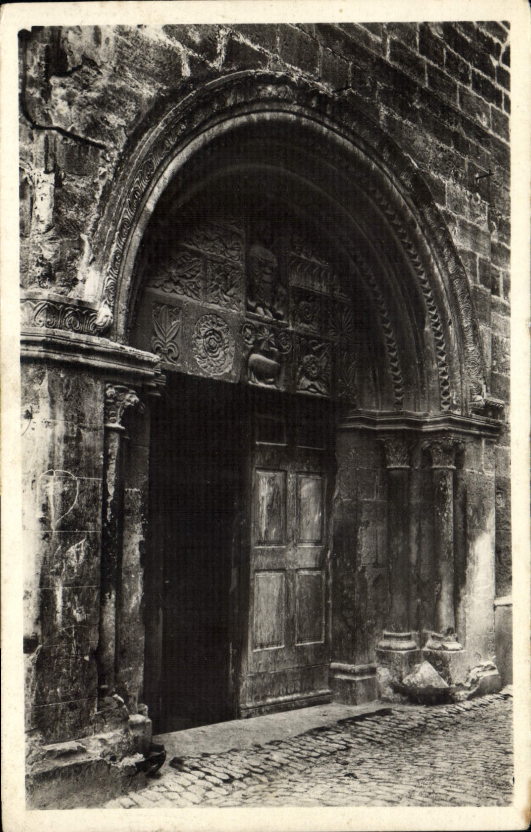 CPA Salon de Provence B du R Portail de l'eglise St Michel XIII S 