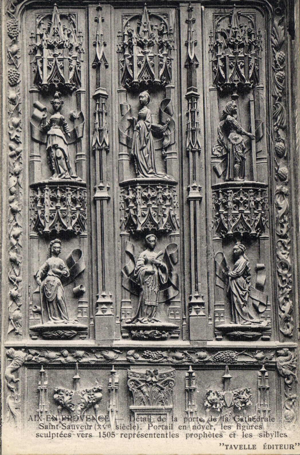 CPA Aix en provence Detail de la Porte de la Cathedrale Saint Sauveuer XV siecle Portail en noyer le