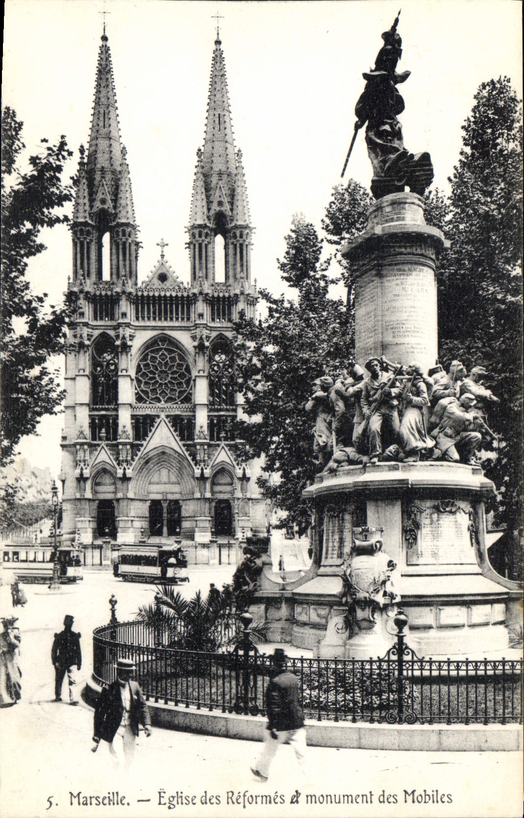 CPA Marseille Eglise des Reformes et Monument des Mobiles 