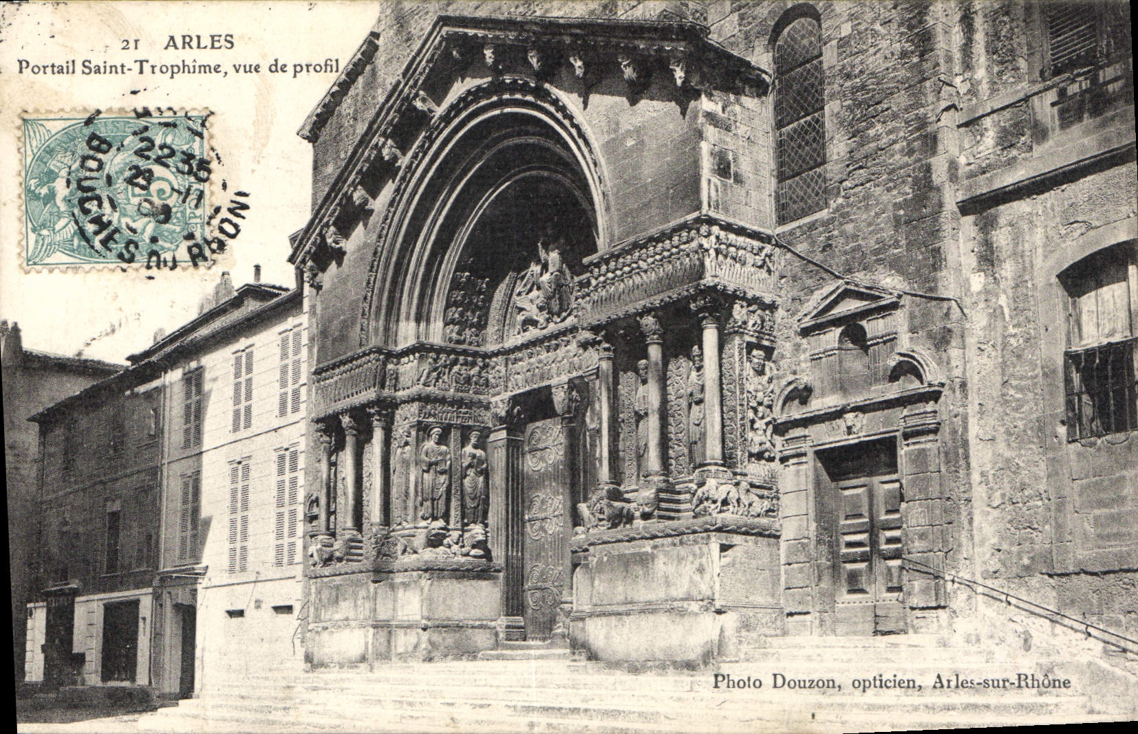 CPA Arles Portail Saint Trophime vue de Profil 