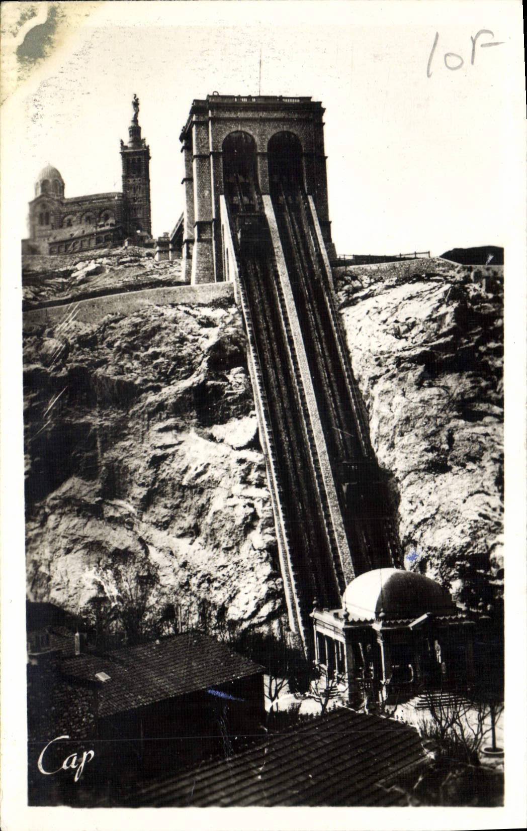 CPA Marseille l'Ascenseur et Notre Dame de la Garde 