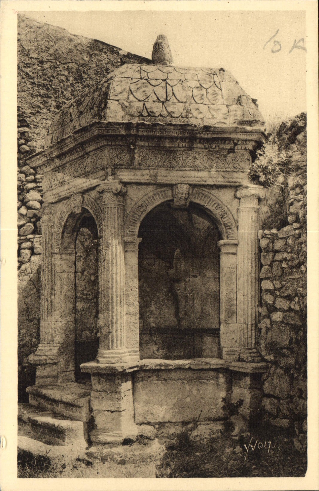 CPA Paysages et Pierre de Provence les Baux B du R Pavillon de la Reine Jeanne Rendez vous d'amour d