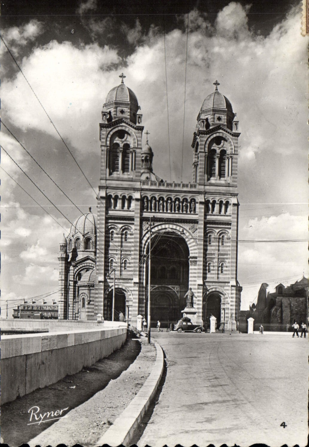 CPA Marseille la Cathedrale 