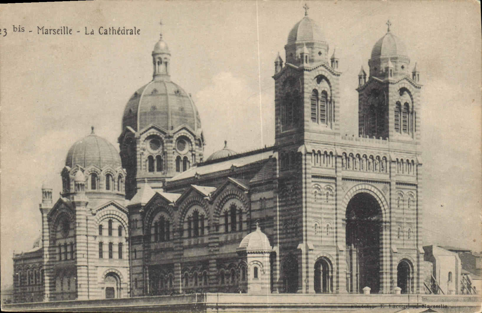 CPA Marseille la Cathedrale 
