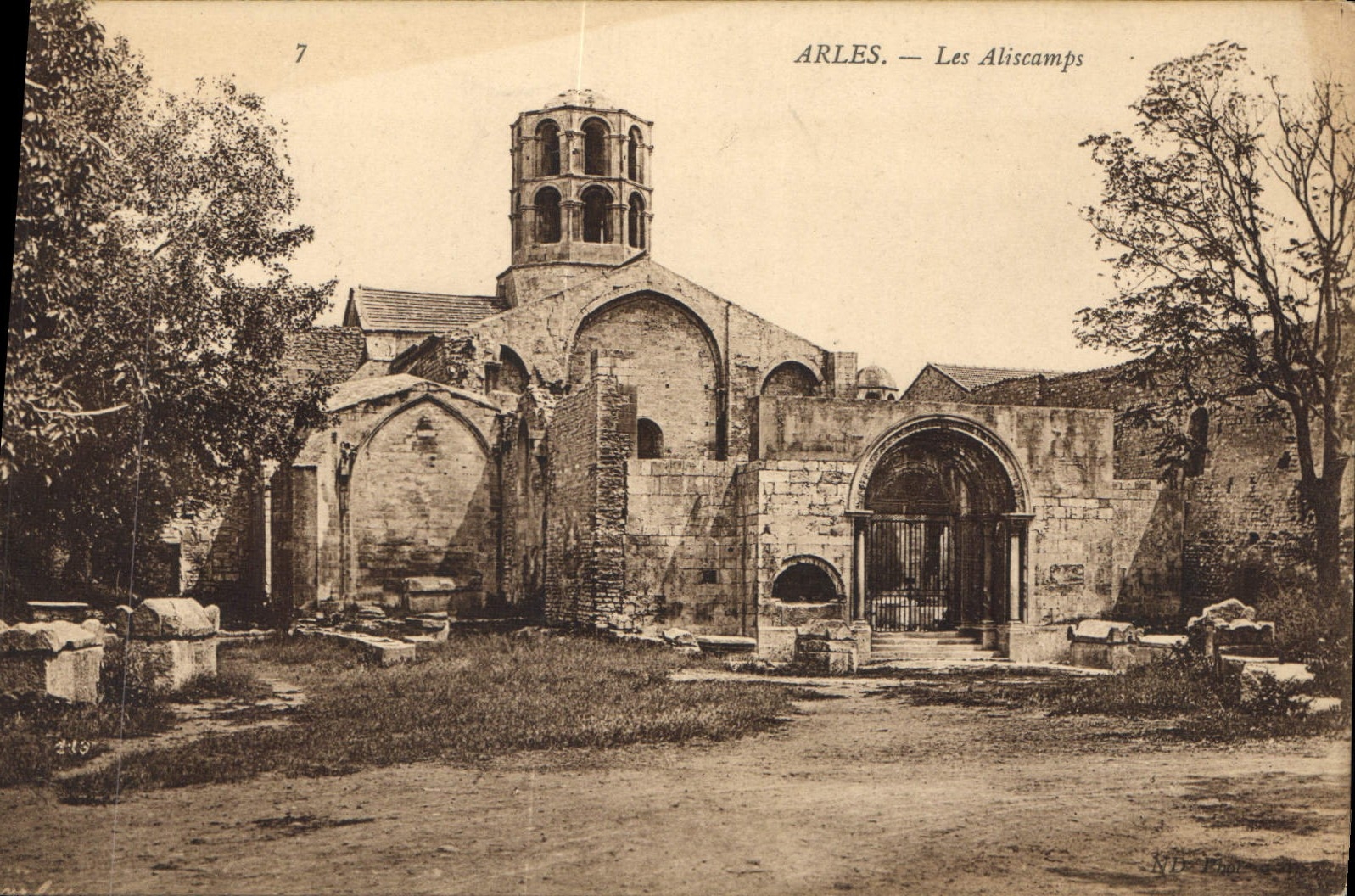CPA Arles les Aliscamps 
