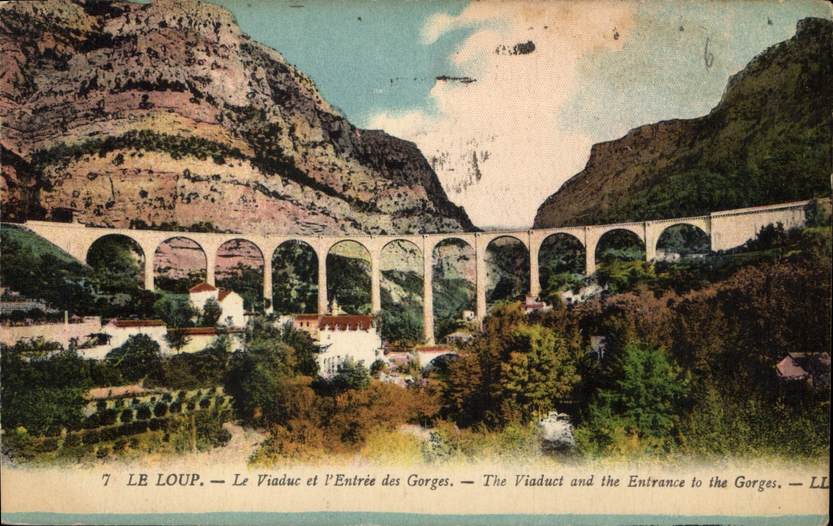 CPA Le Loup le Viaduc et l'entree des Gorges 