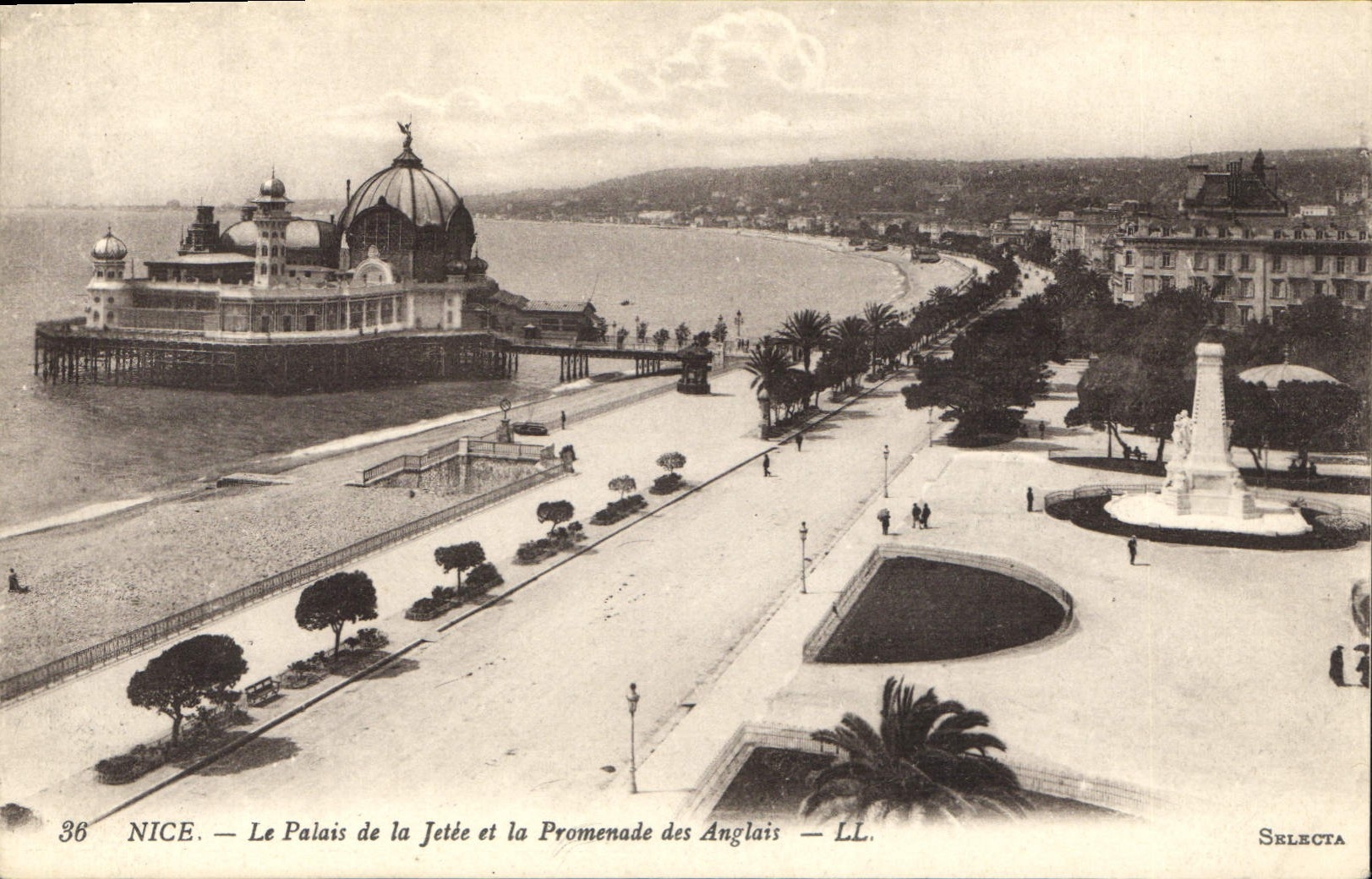 CPA Nice le Palais de la Jetee et la Promenade des Anglais 