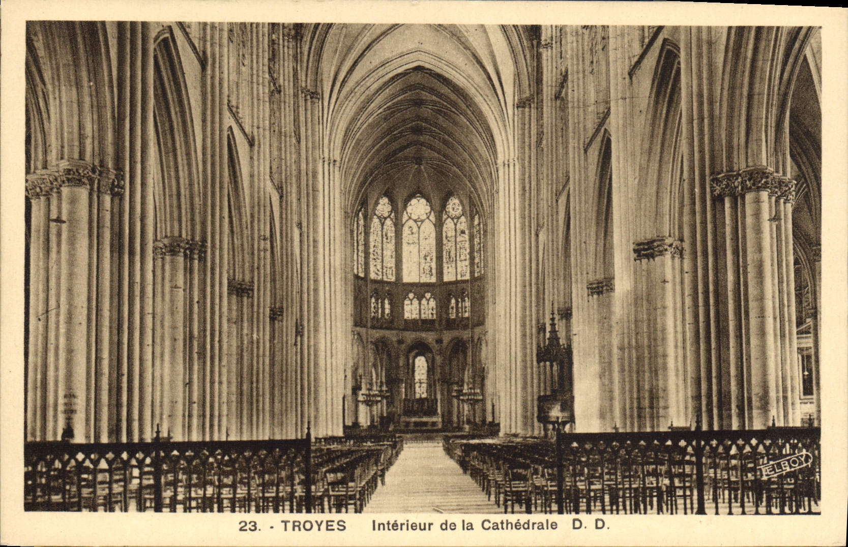 CPA Troyes Interieur de la Cathedrale 