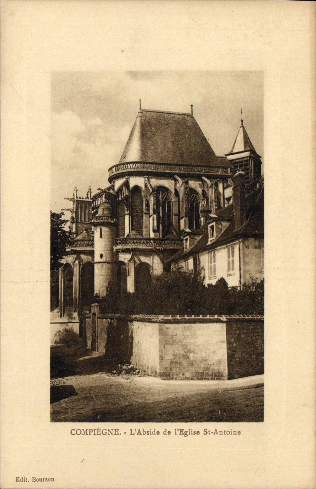 CPA Compiegne l'Abside de l'Eglise St Antoine 