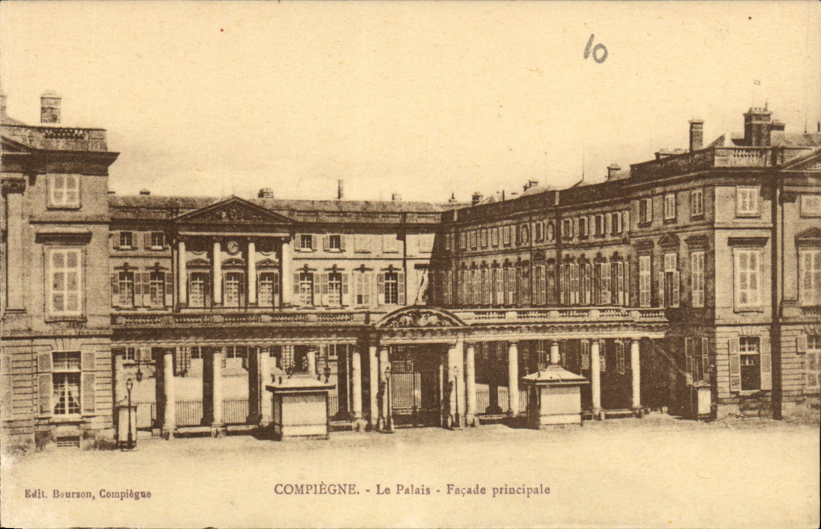 CPA Compiegne le Palais Facade principale 