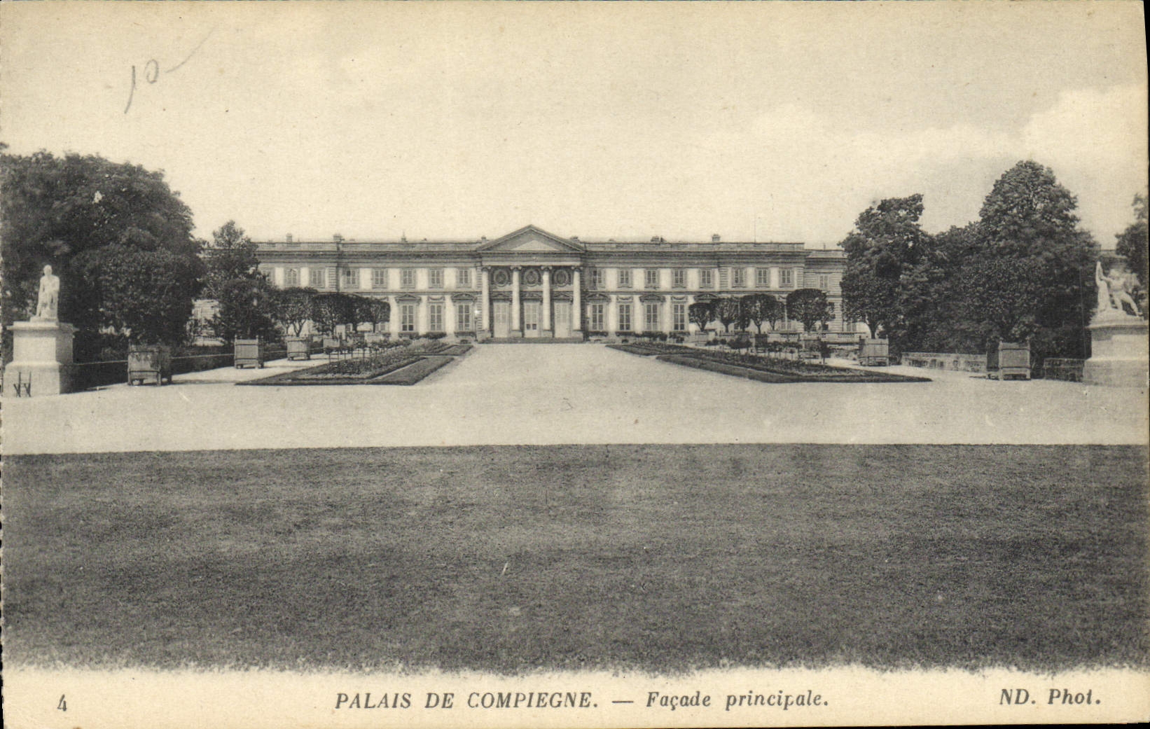 CPA Palais de Compiegne Facade principale 