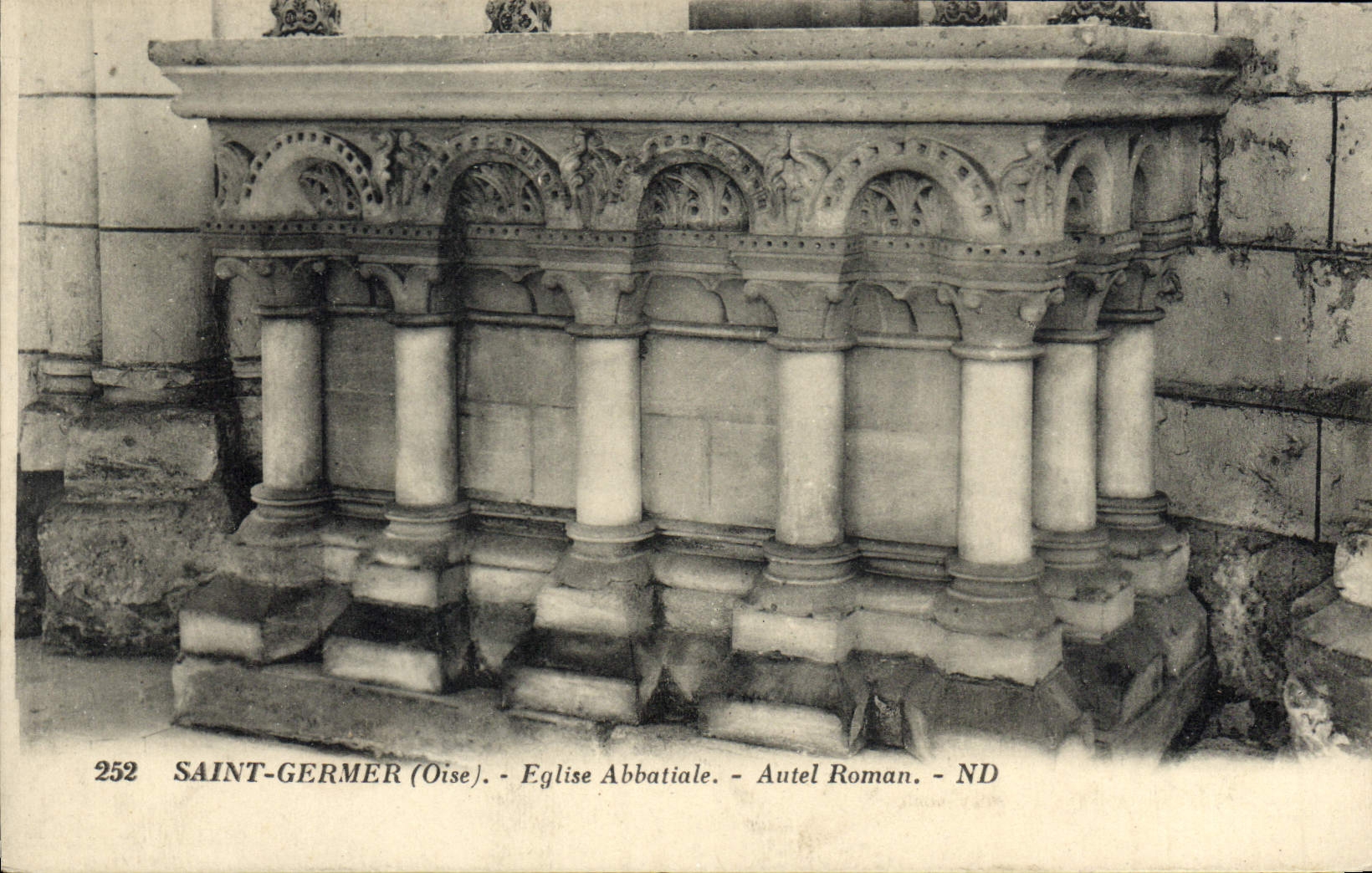 CPA Saint Germer Oise Eglise Abbatiale Autel Roman 
