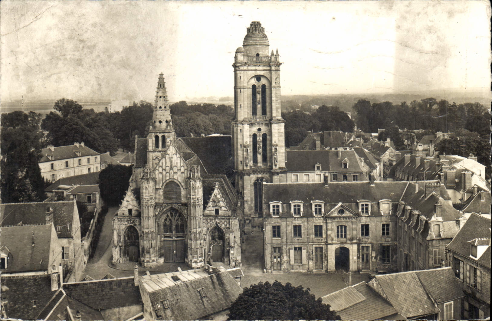 CPA Senlis Oise Panorama sur le Marche St Pierre 