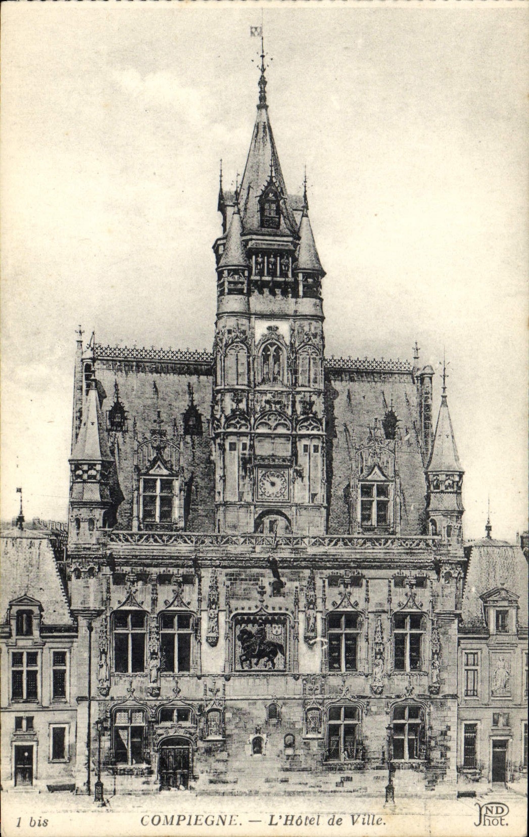CPA Compiegne l'Hotel de Ville 
