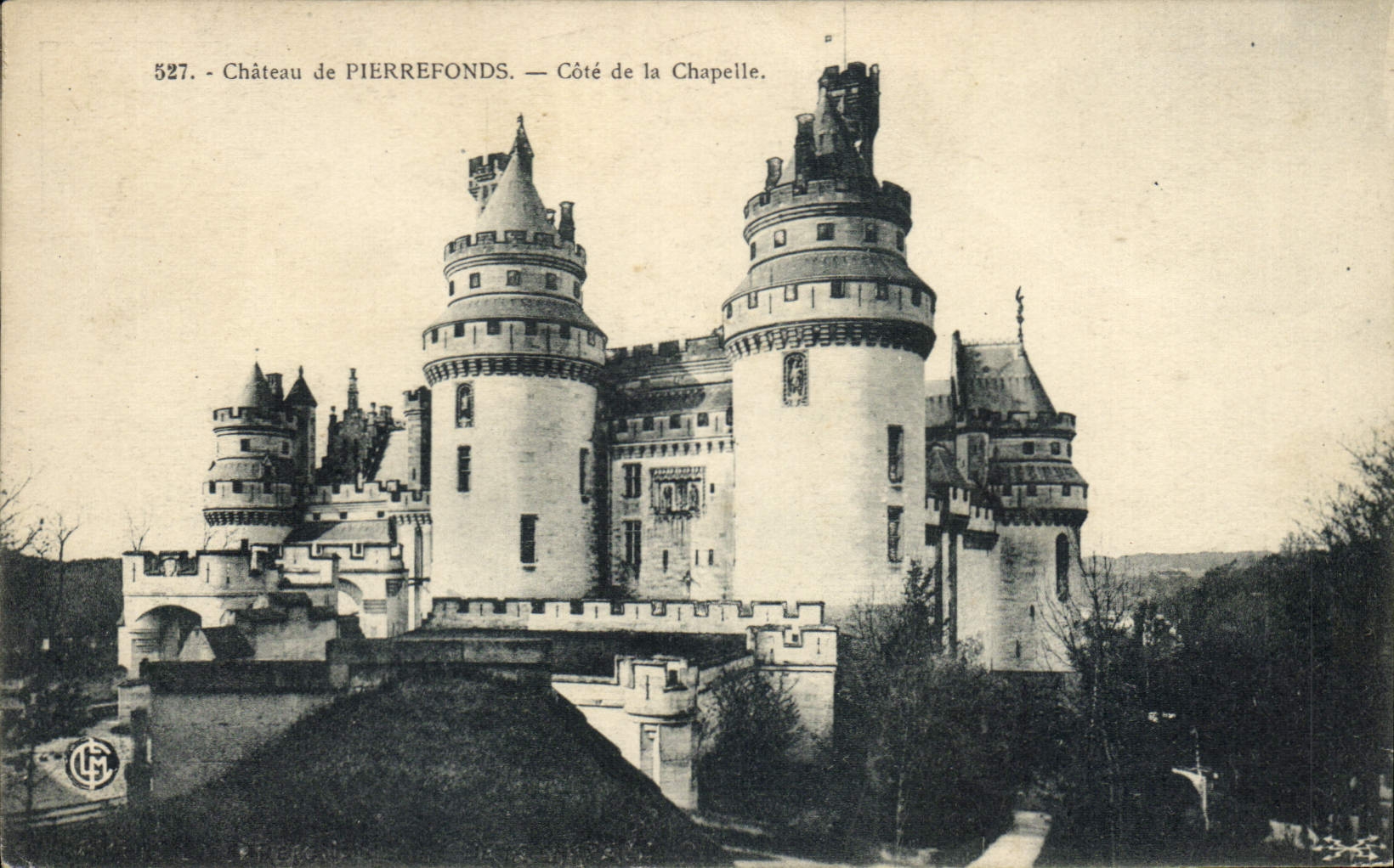 CPA Chateau de Pierrefonds Cote de la Chapelle 