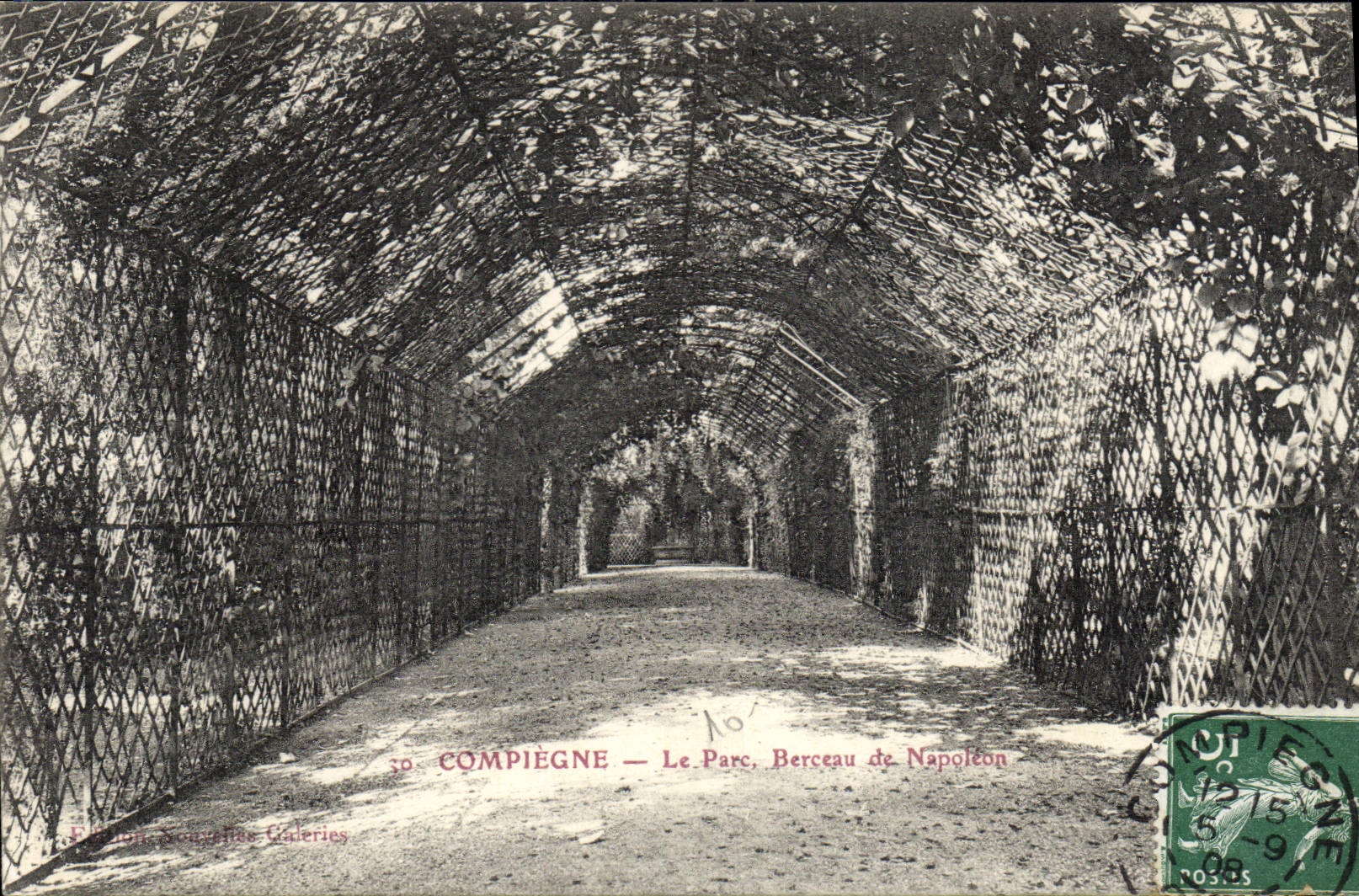 CPA Compiegne Le Parc Berceau de Napoleon 