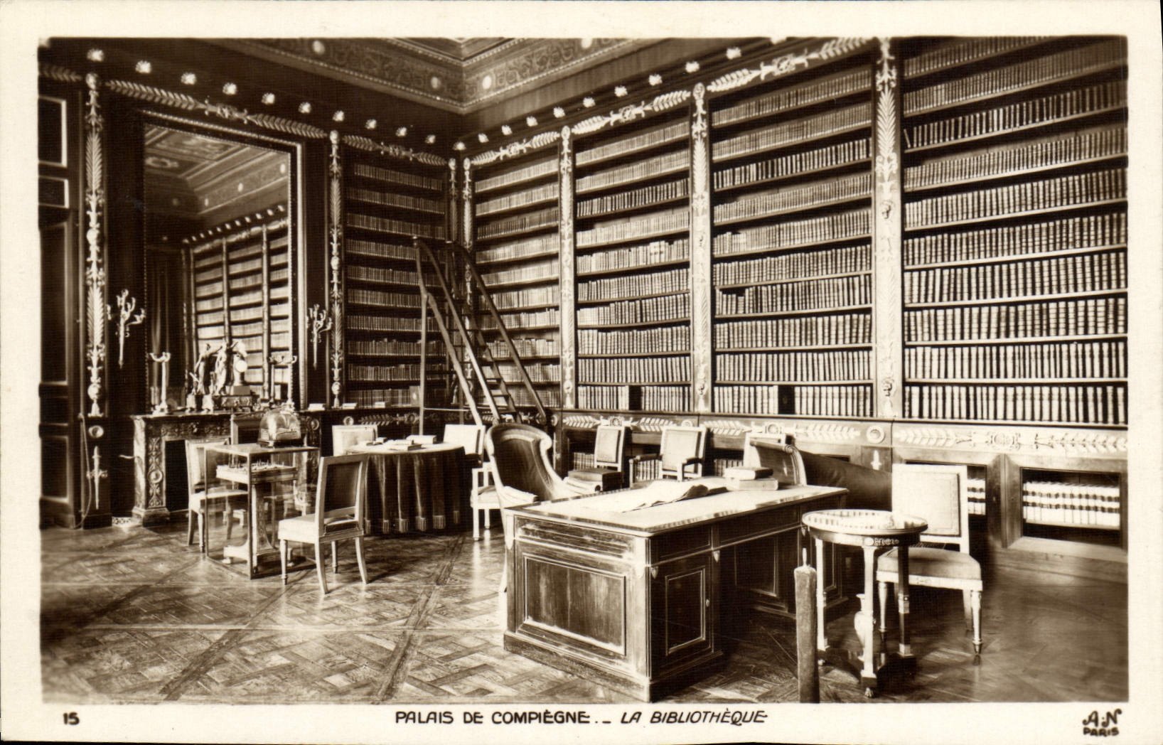 CPA Palais de Compiegne La Bibliotheque 