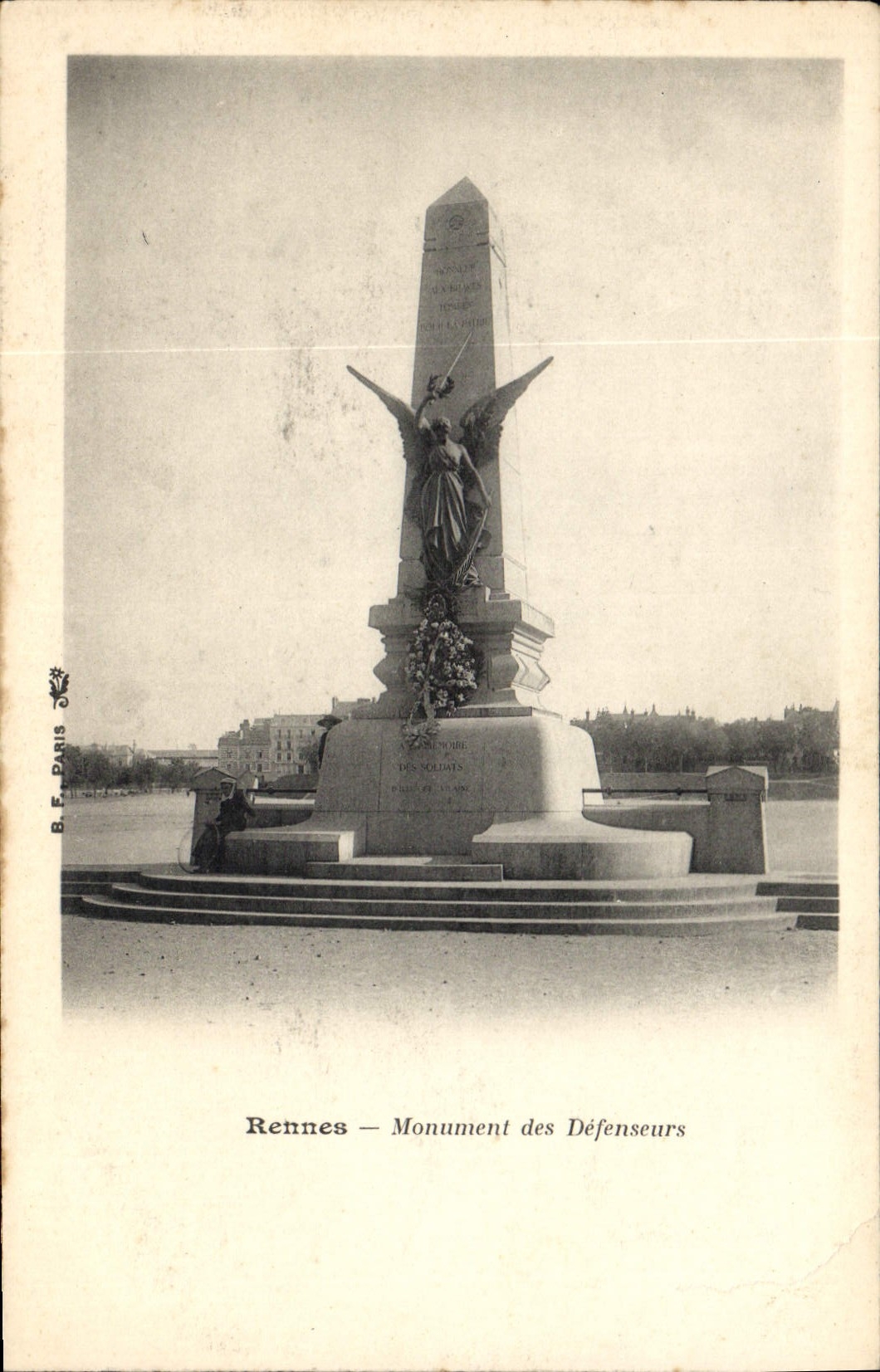 CPA Rennes Monument des Defenseurs 