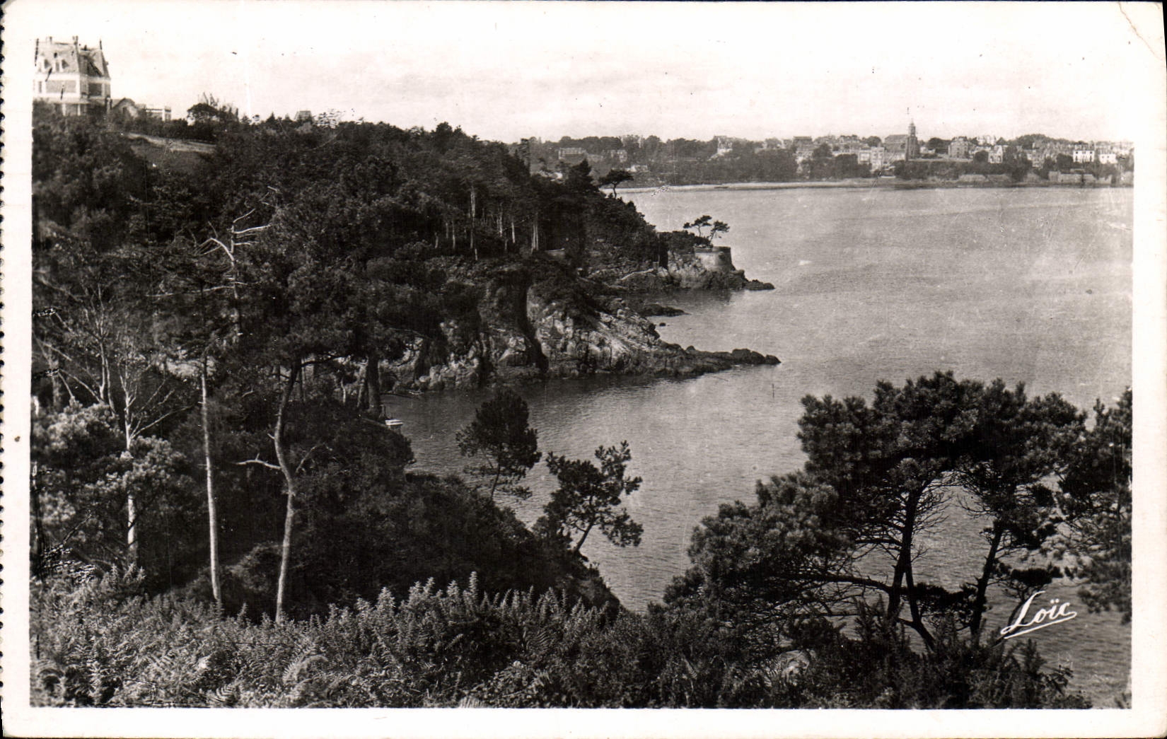 CPA Cote d'Emeraude Les Bords de la Rance Dinard la Vicomte au loin Dinard 