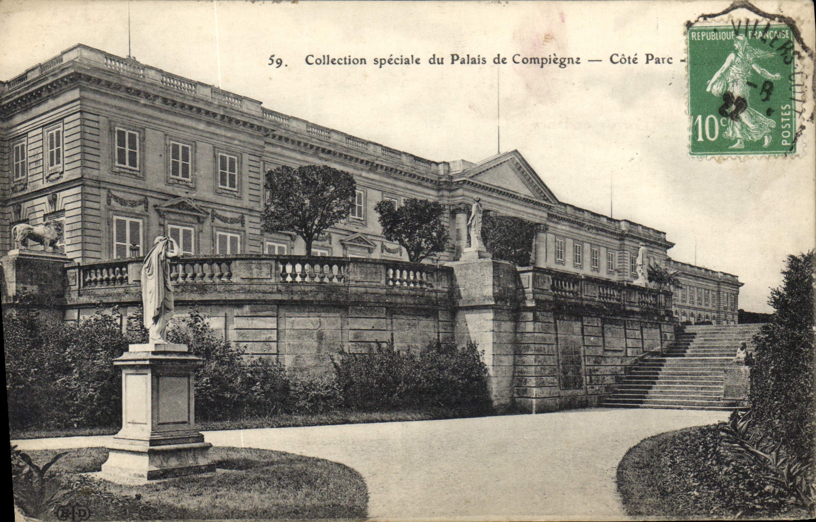 CPA Collection speciale du Palais de Compiegne Cote Parc