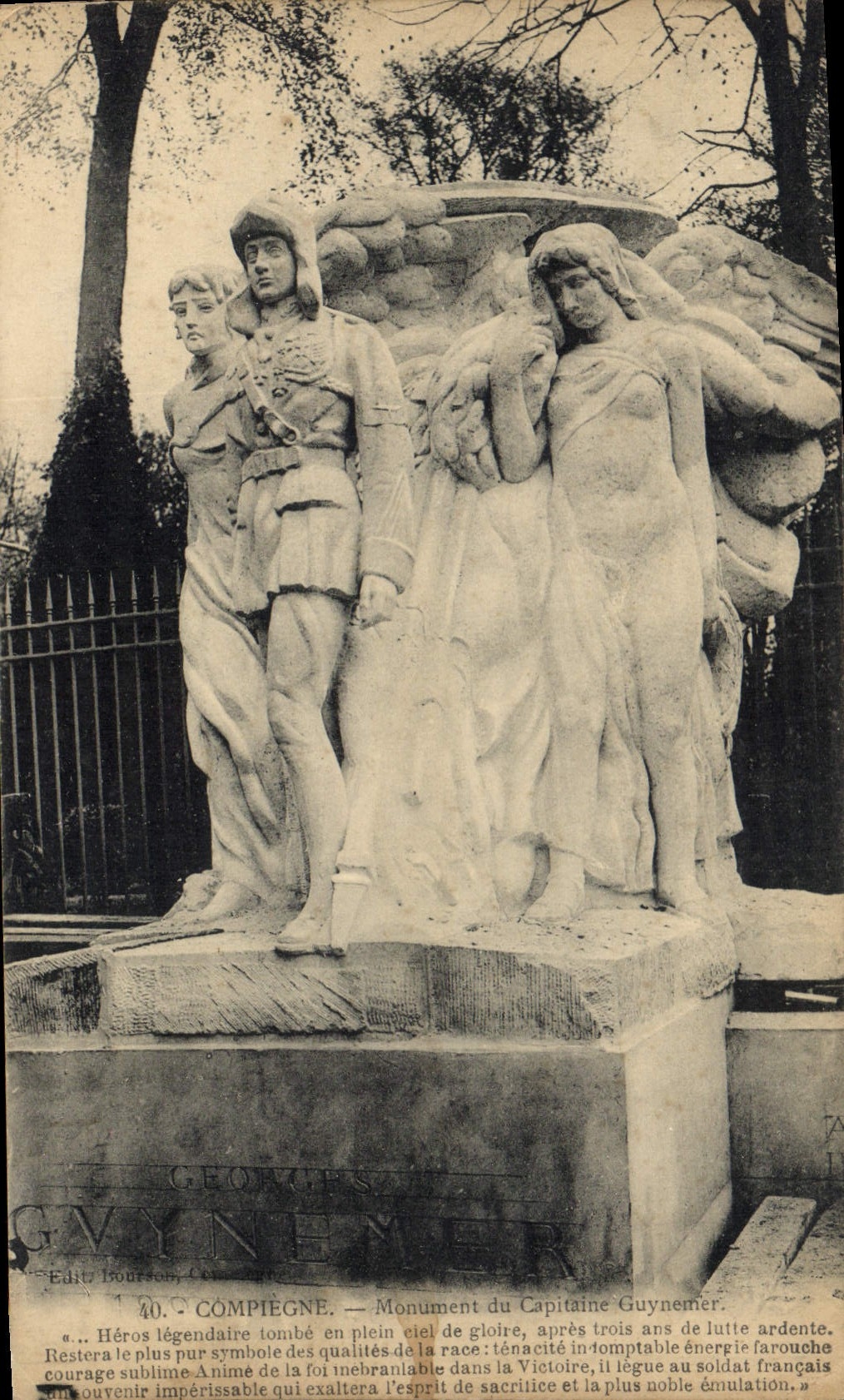 CPA Compiegne Monument du Capitaine Guynemer Avion Aviation