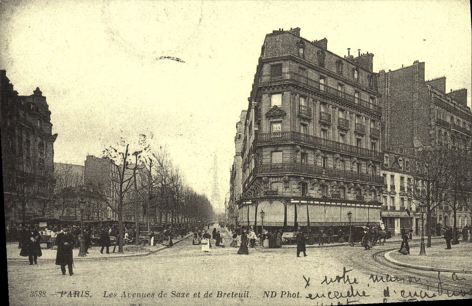 REPRO Paris Les Avenues de Saxe et de Breteuil 