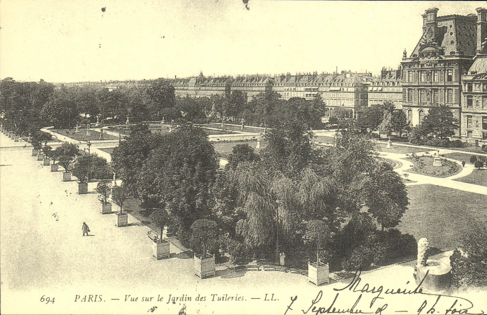 REPRO Paris Vue sur le Jardin des Tuileries 