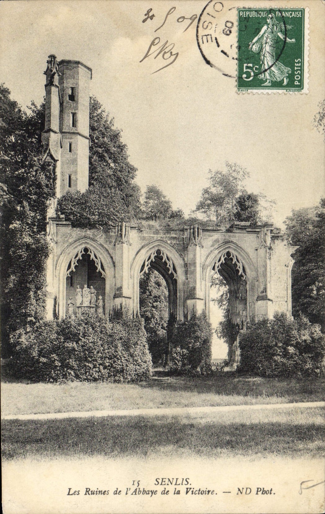 CPA Senlis les Ruines de l'Abbaye de la Victoire 