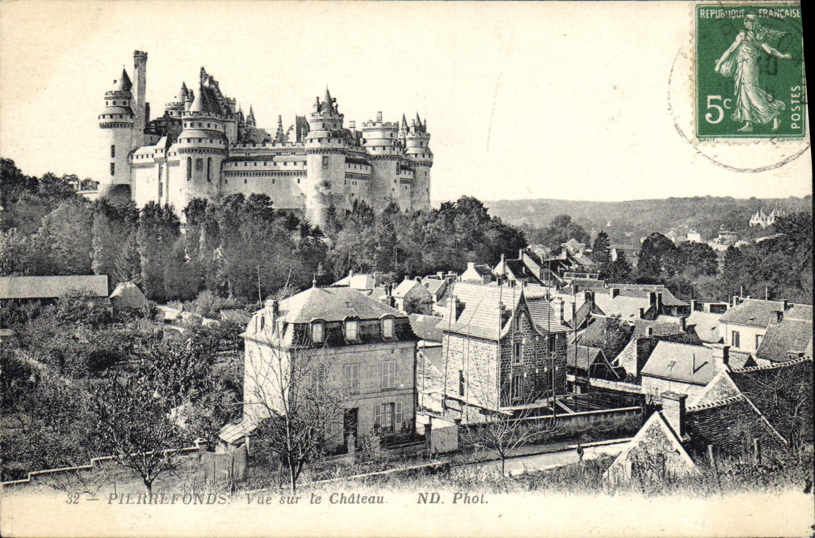 CPA Pierrefonds Vue sur le Chateau 