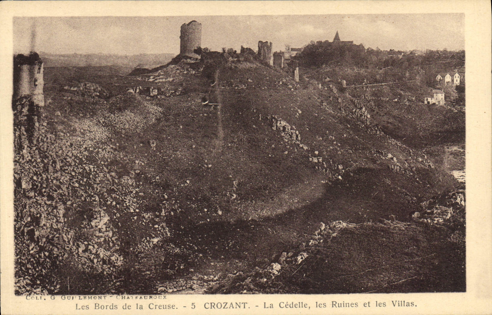 CPA Les Bords de la Creuse Crozant La Cedelle les Ruines et les Villas 