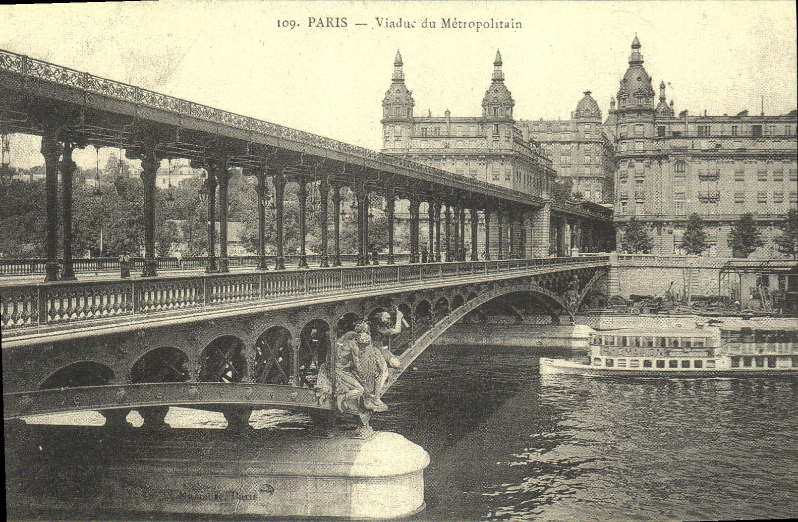 REPRO Paris Viaduc du Metropolitain Metro