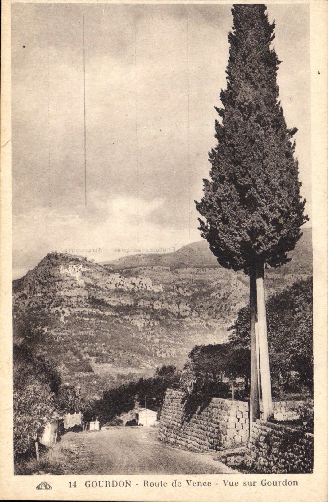 CPA Gourdon Route de Vence Vue sur Gourdon