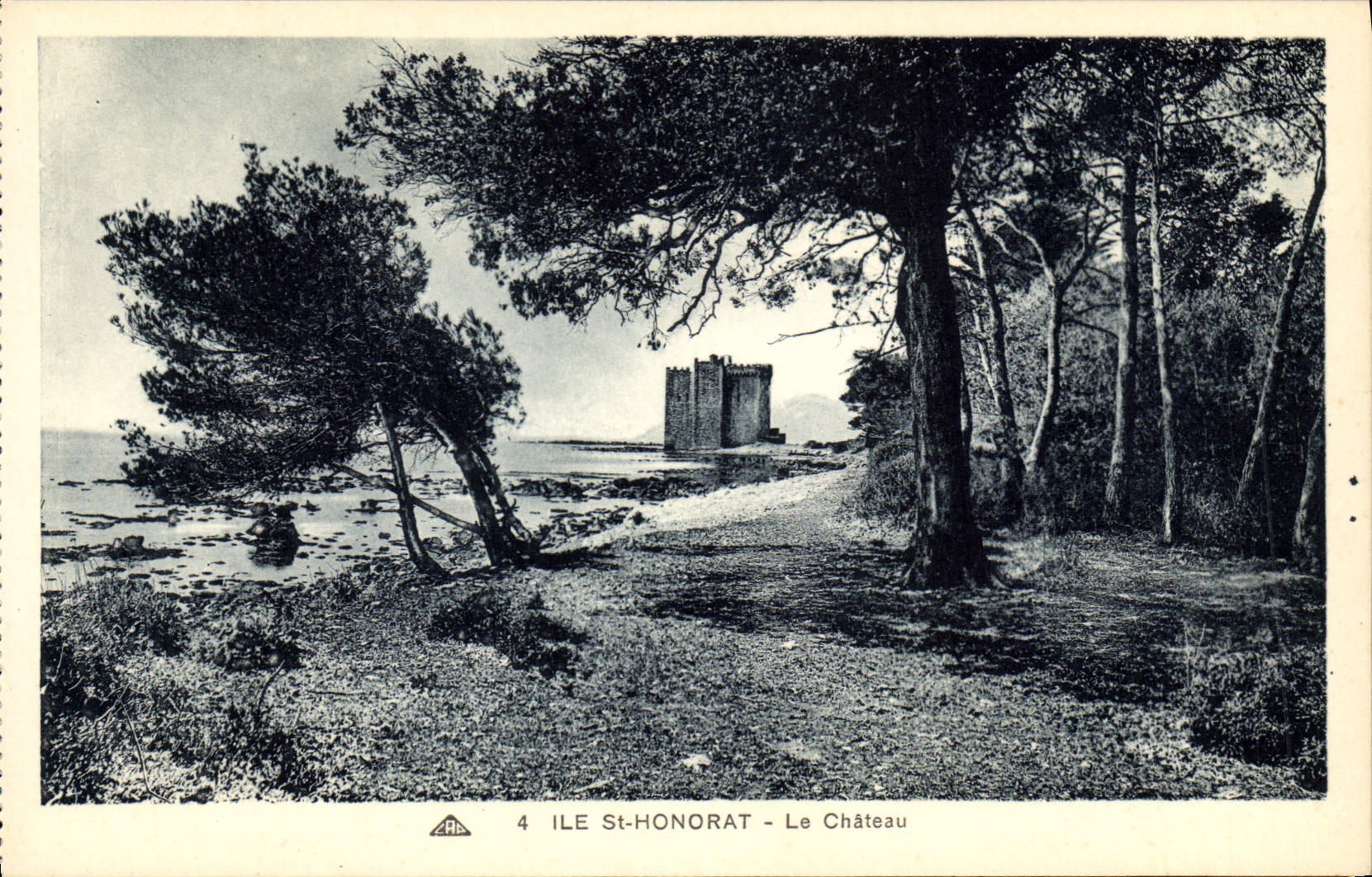 CPA Ile St Honorat Le Chateau 