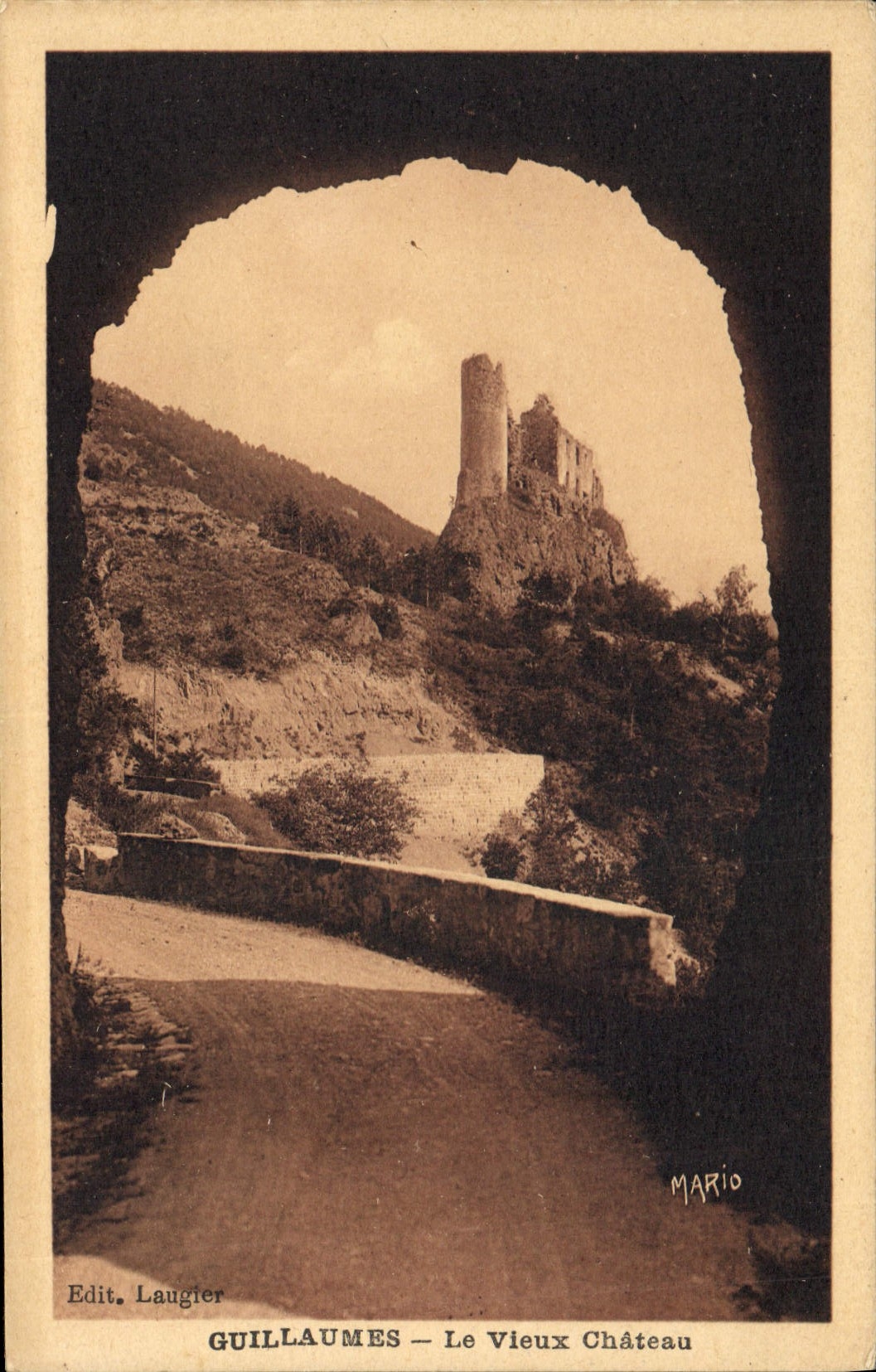 CPA Guillaumes Le Vieux Chateau