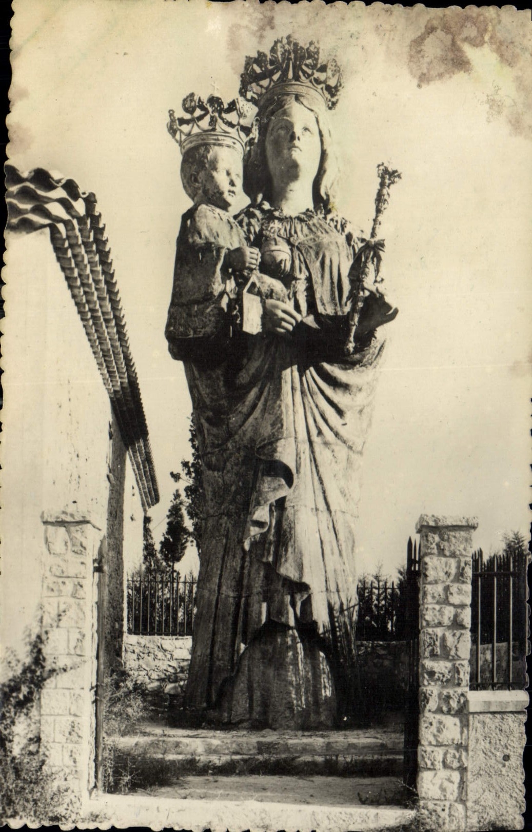 CPA Saint Jean Cap Ferrat St Hospice La Vierge Bronze de Galbusseieri