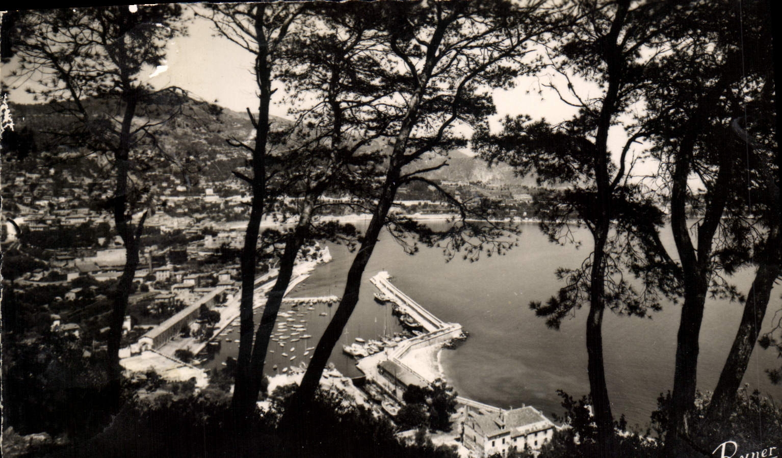 CPA Les Bords de la Riviera Villefranche sur mer vue generale et la Darse