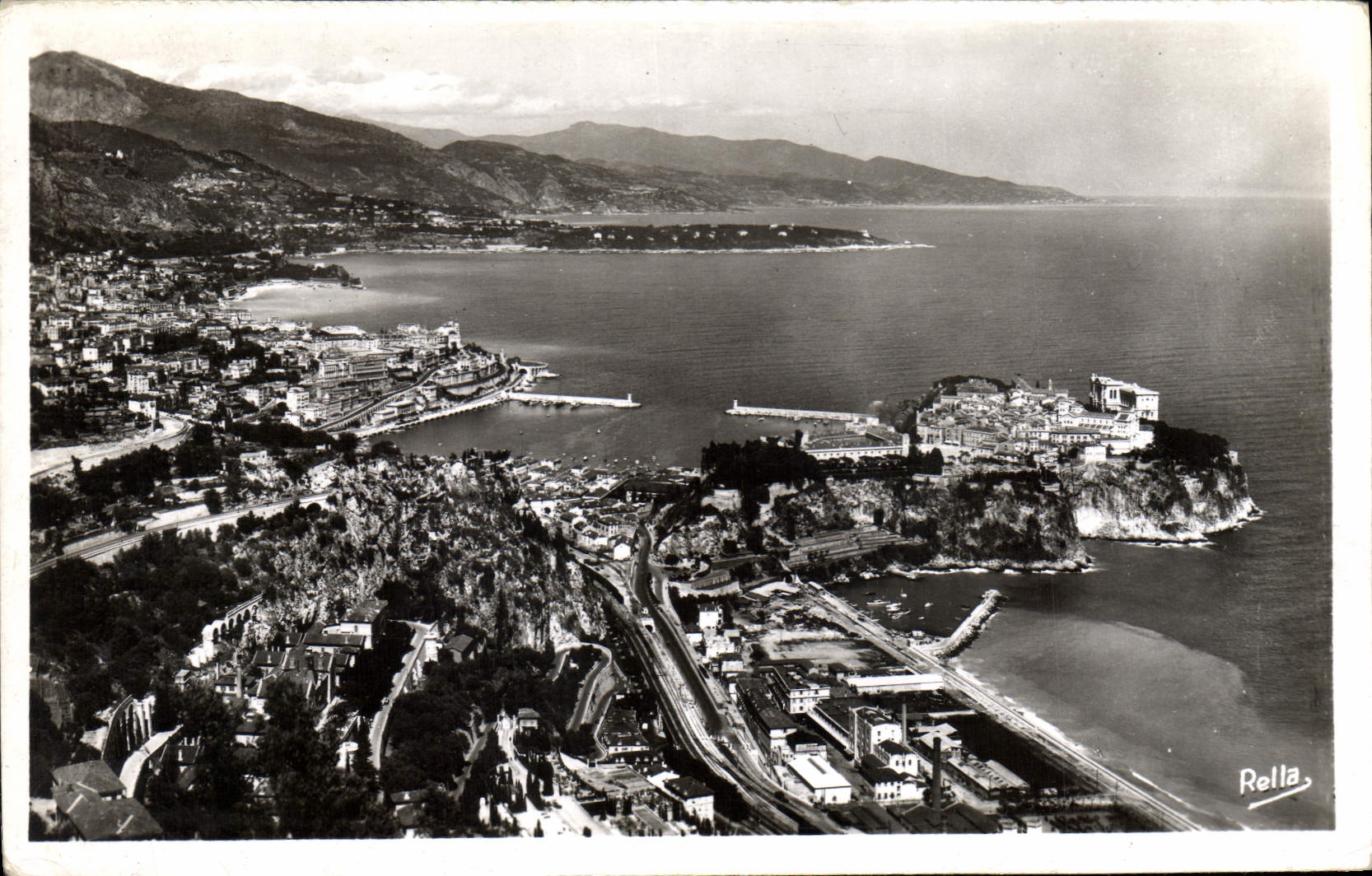 CPA Vue generale de la Principaute de Monaco du Cap Martin et de la cote italienne 