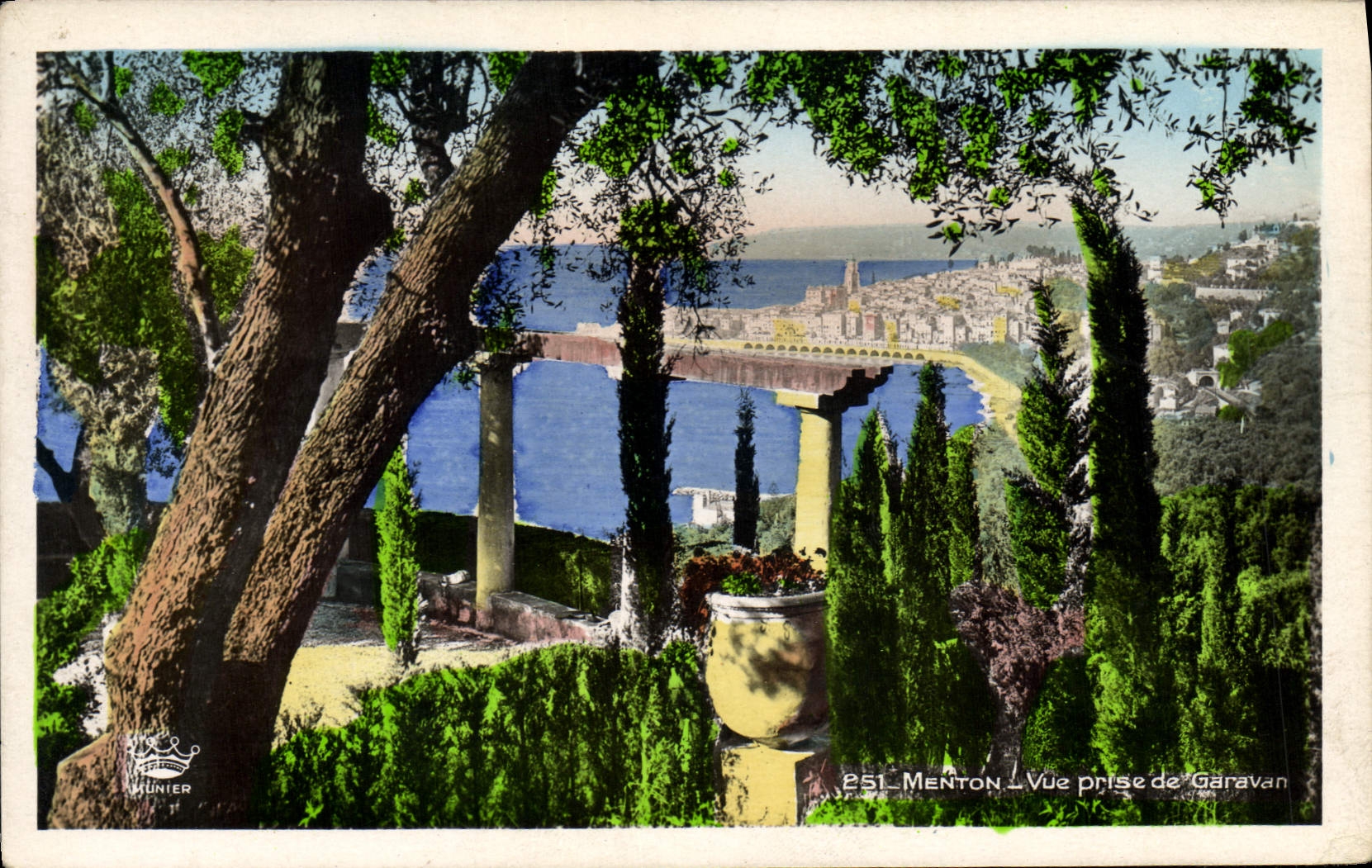 CPA Menton vue prise de Garavan 