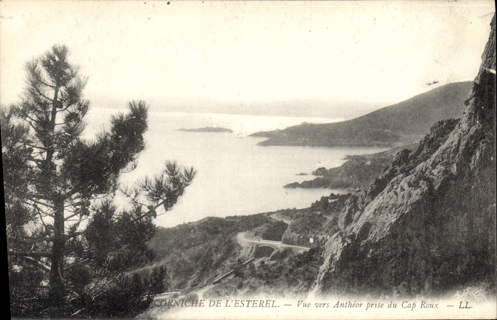 CPA Corniche de l'Esterel vue vers Antheor prise du Cap Roux