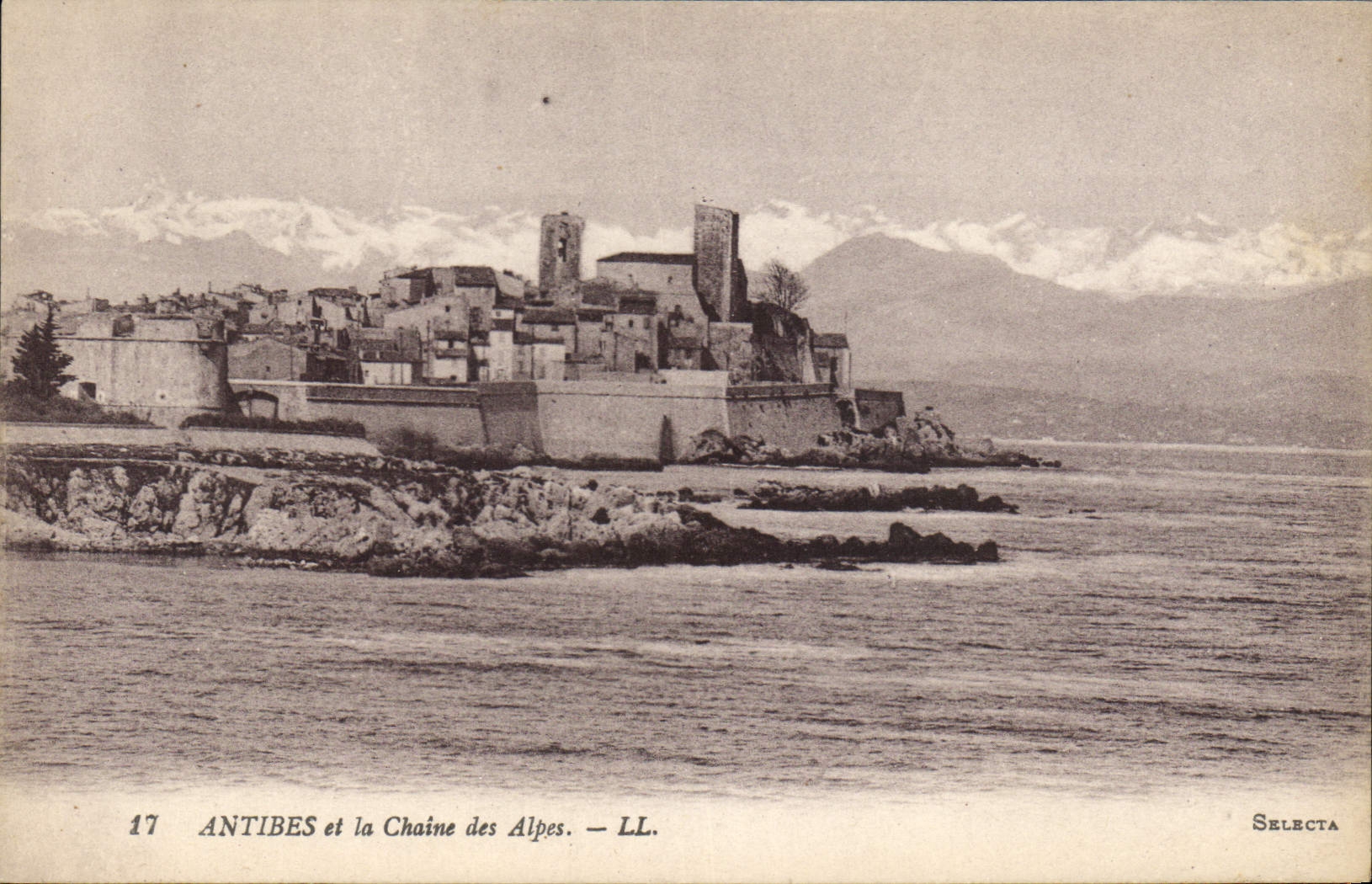 CPA Antibes et la Chaine des Alpes