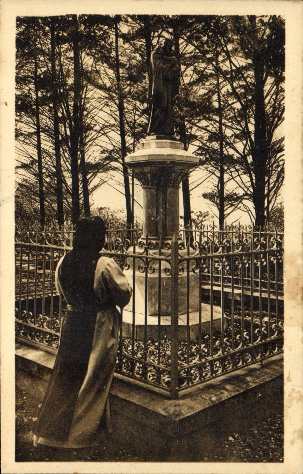 CPA Ile Saint Honorat Action de Graces a Saint Antoine